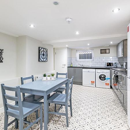 Luxury 5 Bedroom Holiday Home Within Прескот Екстер'єр фото